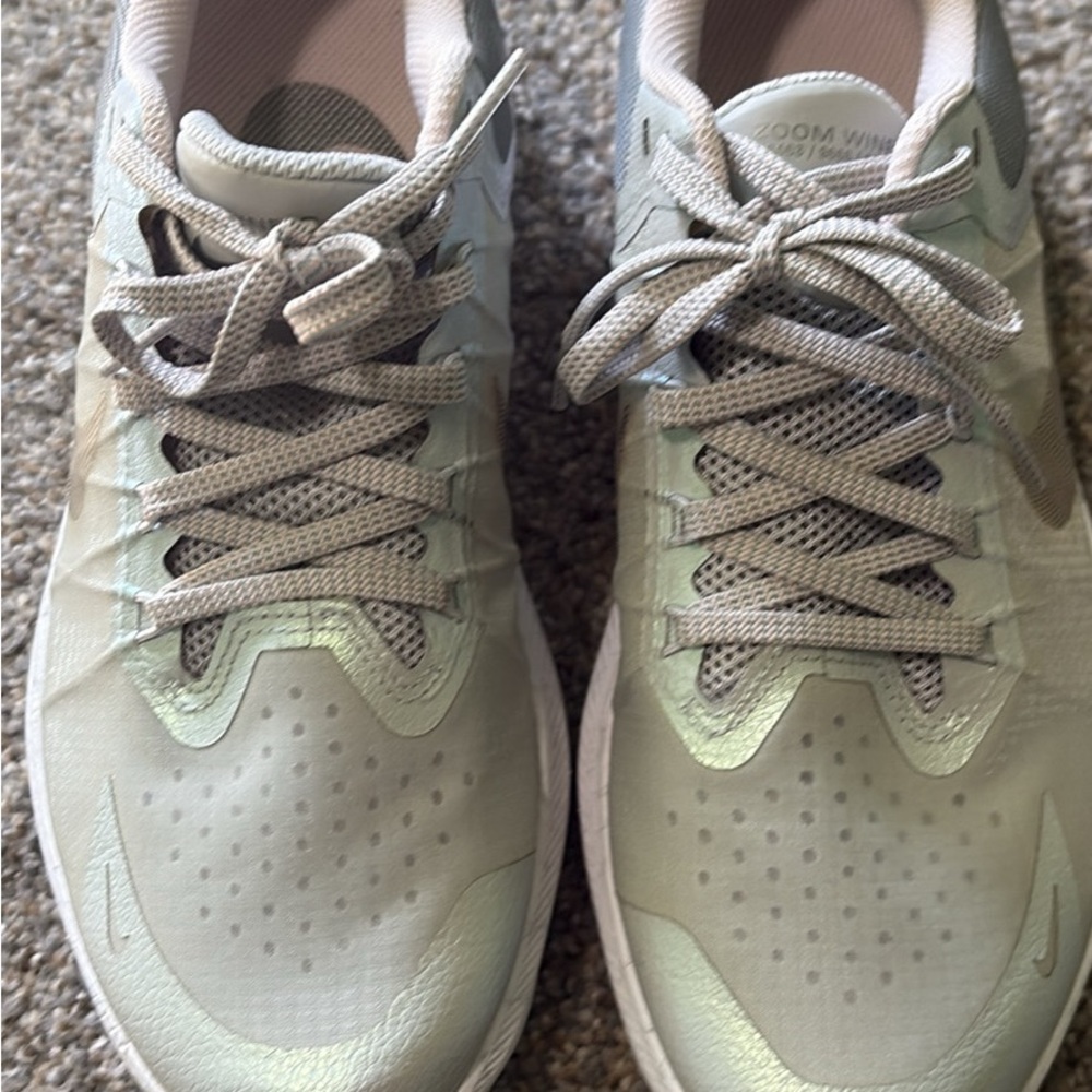 Nike Women's Athletic Shoes - Light Gray
